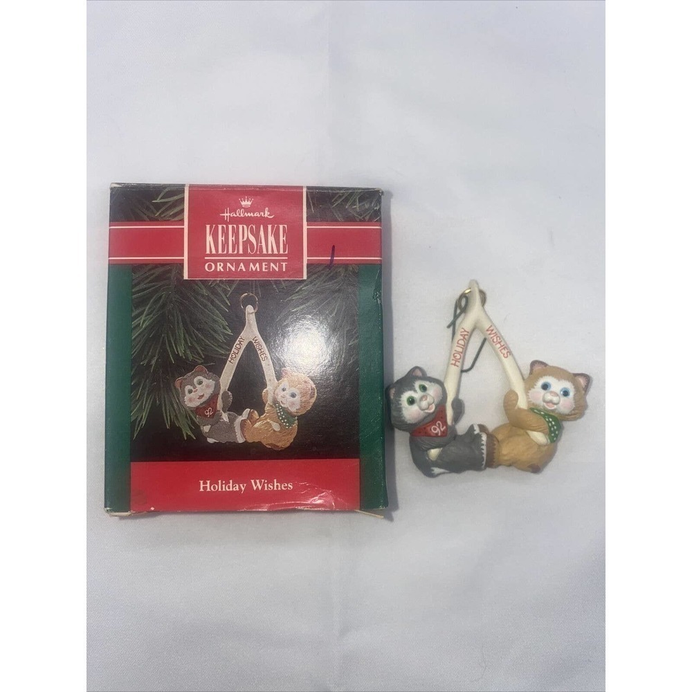 1992 HALLMARK KEEPSAKE ORNAMENT "HOLIDAY WISHES" 05131